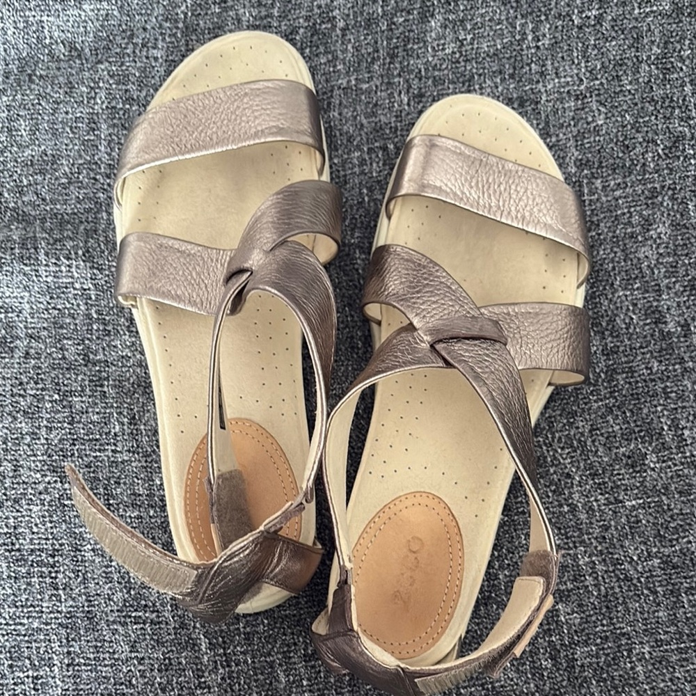 Ecco Women's Metallic Sandals